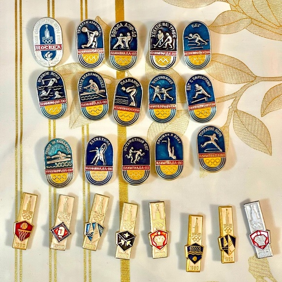 VTG Set of 22  pcs Pins Badges Olympic Games 1980 Moscow Soviet Union Sport USSR - Picture 1 of 6